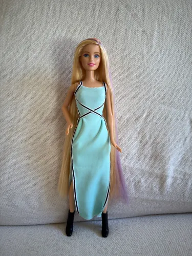 Boneca Barbie cabelo longo