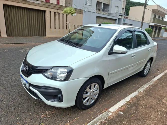 Toyota Etios X Plus Sedan 1.5 Flex 16V 4P Mec. 2020