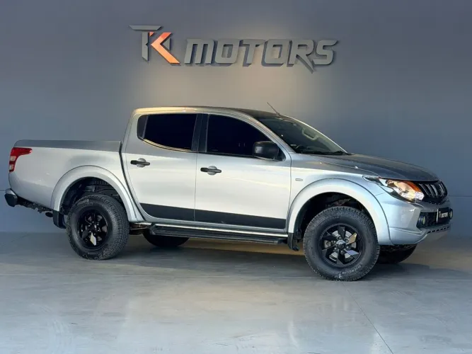 Mitsubishi L200 2.4 16V Turbo Diesel Sport GL CD 4P 4X4 Manual 2018