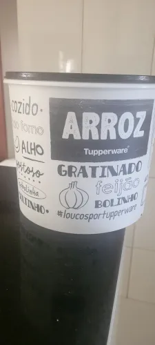 pote tupperware arroz 5 litros pouco usado .60 reais