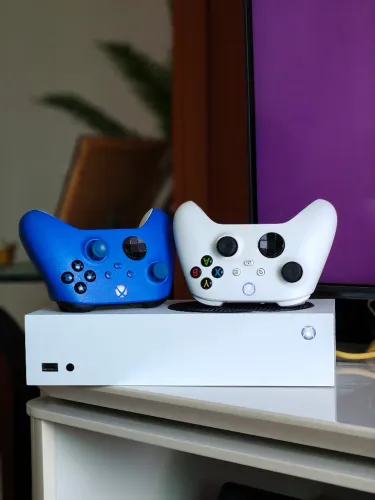 XBOX SERIES S 512GB 4K + 2 CONTROLES (ACEITO CARTÃO ATÉ 12X)