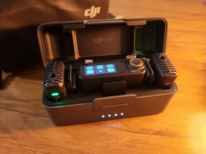 DJI Mic 2 (32 bit float - 2 lapelas sem fio)