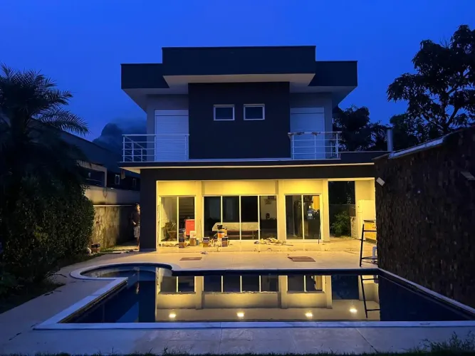 CASA PARA ALUGUEL POR DIARIA OU SEMANA EM BERTIOGA EM MORDA DA PRAIA CASA DE ALTO PADRÃO