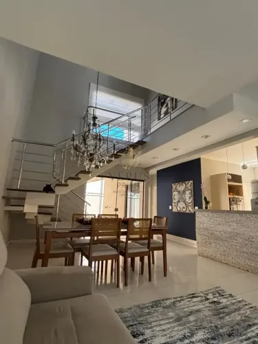 Casa em condomínio com 3 quartos, 2 suítes e planejados no Condomínio Santa Mônica II, Mog