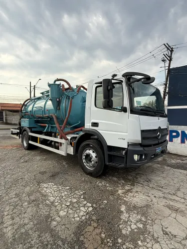 Mb Atego 1719 2025 tanque combinado hidrovacuo 