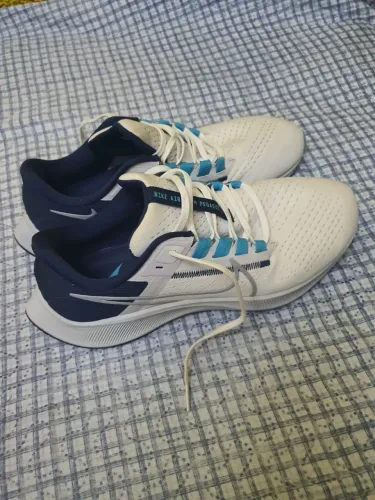 Nike Air Zoom Pegasus 38 Tamanho 41 - Conforto e Desempenho