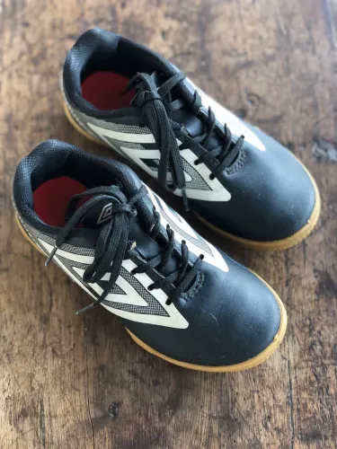 Tênis/chuteira futsal Tam:30 (infantil)