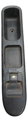 Moldura Vidro Dianteiro Direito Peugeot 307 2002 A 2012