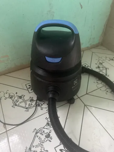 Aspirador de pó e água Electrolux