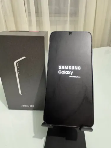 Samsung Galaxy S25 256GB Novo na caixa nunca usado