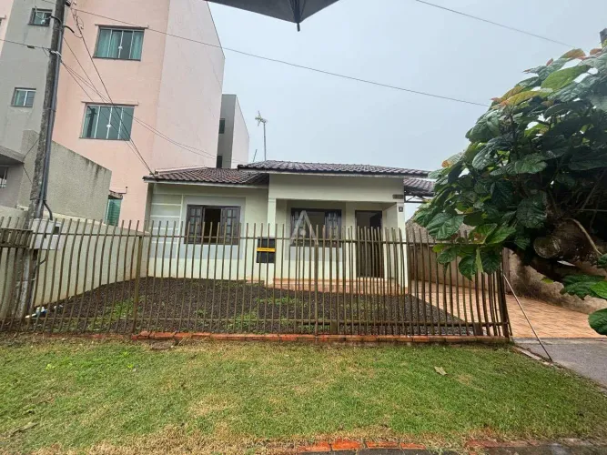 Casa Residencial 3 quartos à venda no Bairro JARDIM COOPAGRO em TOLEDO por R$ 420.000,00