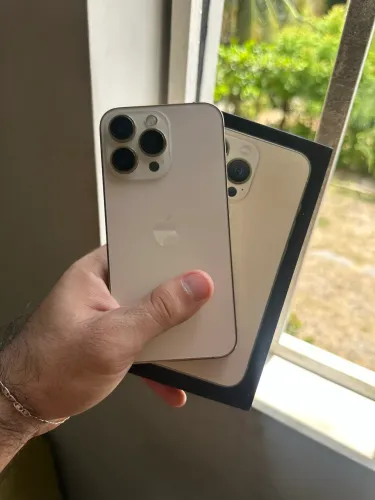 IPHONE 13 PRO 256 GB COM CAIXA VALOR NEGOCIÁVEL ACEITO CARTÃO