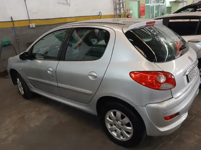 Peugeot 207 XR Sport 1.4 Flex 8V 5P 2012