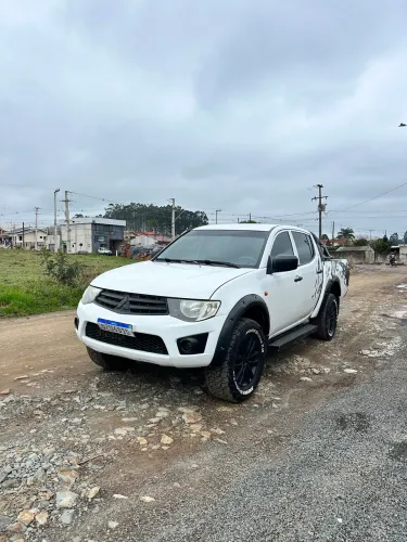 Mitsubishi L200 Triton GL 3.2 CD TB Int. Dies. Mec. 2015