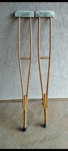 PAR DE MULETAS DE MADEIRA VINTAGE