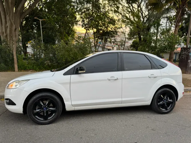 Ford Focus 2.0 16v/se/se Plus Flex 5P Aut. 2012