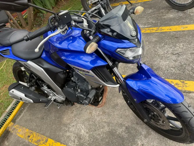 FZ 25 2019 super conservada