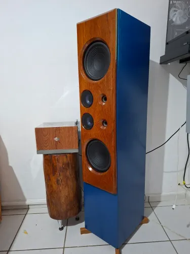 Caixa de som 2.1 com amplificador artesanal 