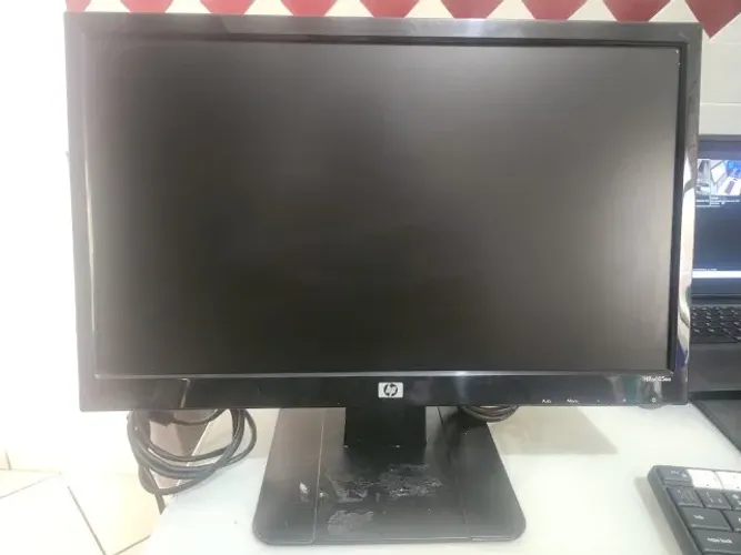Monitor HP V185es 18,5" LED - Ótimo para Home Office e Estudo