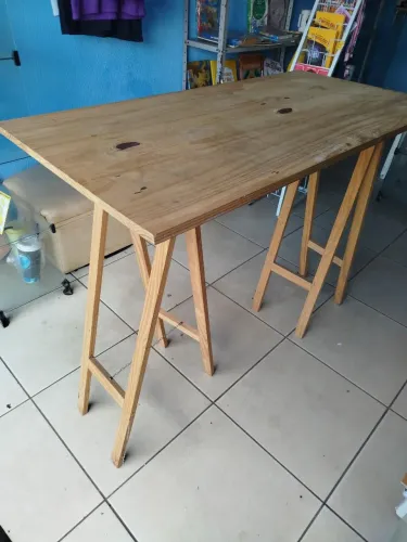 Mesa de madeira dobrável 120 cm por 60 cm