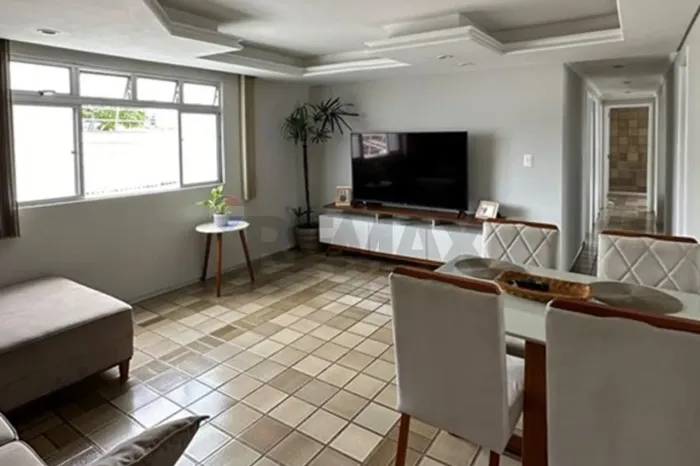 Apartamento à venda com 3 quartos em Campo Grande.