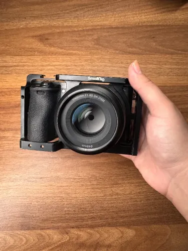 Sony A6500 4K com Cage + 2 Baterias APS-C E-Mount SEM LENTE