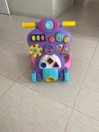 Andador infantil menina
