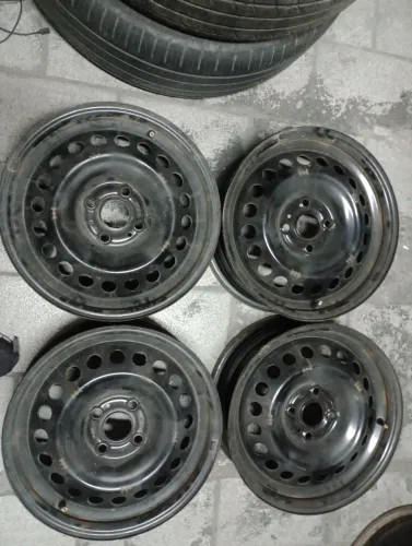 4 rodas Aço Aro 15 HB20 2025