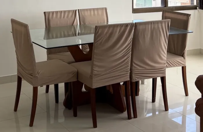 Vendo mesa 6 cadeiras