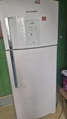 Vende-se geladeira estado ótimo
