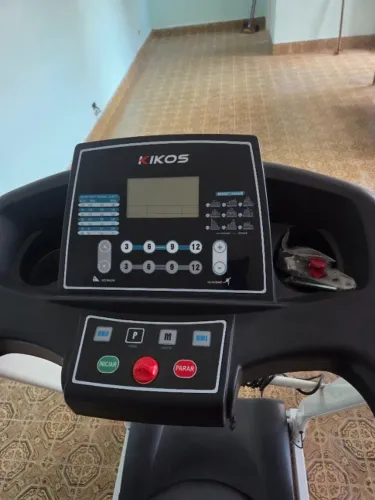 1 esteira da KIKO , Uma bicicleta Elliptical trailer zero e uma estação de treino gallante