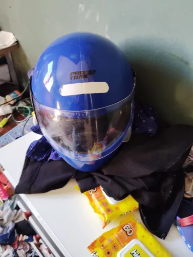 Vendo capacete número 58 azul