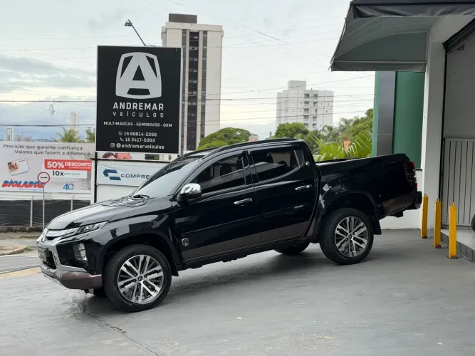 Mitsubishi L200 Tri. S.terra HPE-S 2.4 4X4 Die. AUT 2025