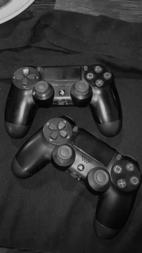Vendo controle de PS4 ORIGINAL