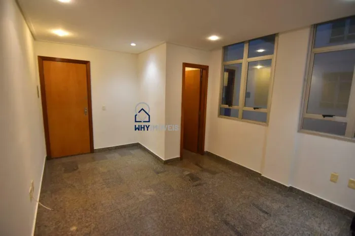 Sala à venda no Santa Lúcia