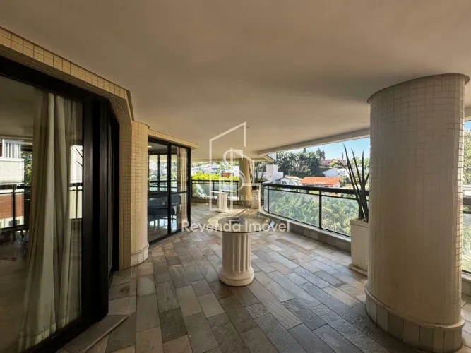 Condomínio Piazza Di Roma em Panamby - Apartamento de 430m² com 4 suítes, 2 salas e 4 vaga