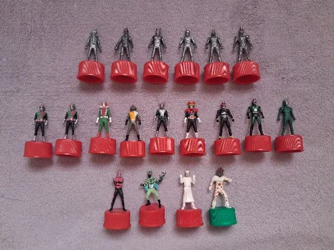 Kamen Rider Bottle Cap Collection, Miniaturas Seven Eleven, Black RX, Ultraman, Amazon
