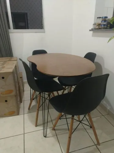 Mesa + 4 cadeiras