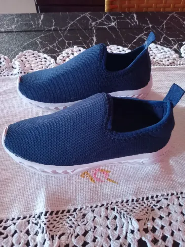 Vendo tenis infantil tamanho 31 nunca usado