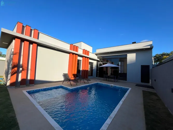 Vendo casa Ninho Verde 1 - 03 suítes - Area goumet com piscina - estudo permuta apartament