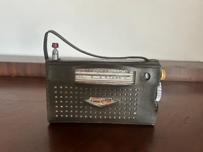 Radinho fofo de Vovô Mistubishi - vintage