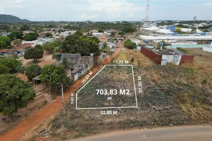 Terreno Comercial de Esquina com 703,83 m² ao Lado do Hospital Regional Ideal para Flats,