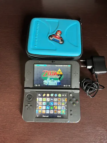 Nintendo New 3DS XL Desbloqueado + SD 64GB + Case de Transporte + Carregador