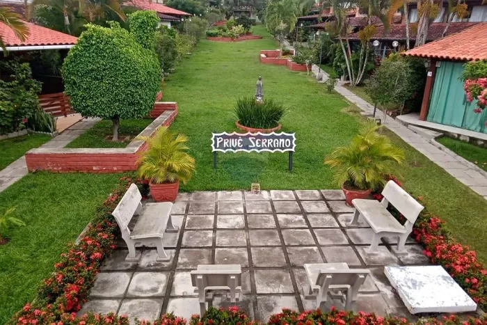 Casa em Gravatá com 118m quadrados com 2 vagas de garagem. Casa em condomínio fechado