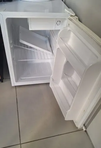 Frigobar Philco PH85N (68 litros)
