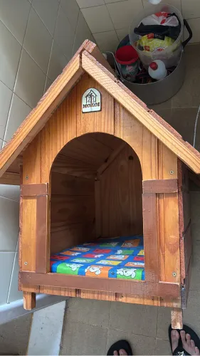 Casa de cachorro pequeno/médio porte 
