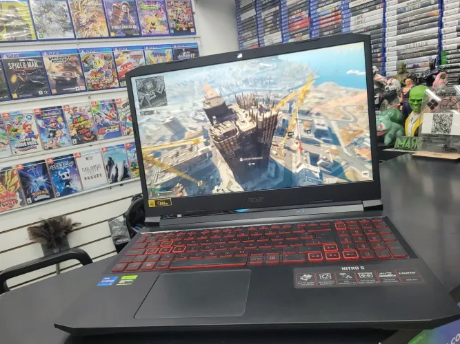 ACER NITRO 5, RTX 3050, 16GB RAM, i7 11800H, 512GB