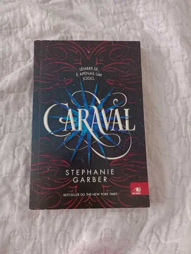 livro usado Caraval - Stephanie Garber