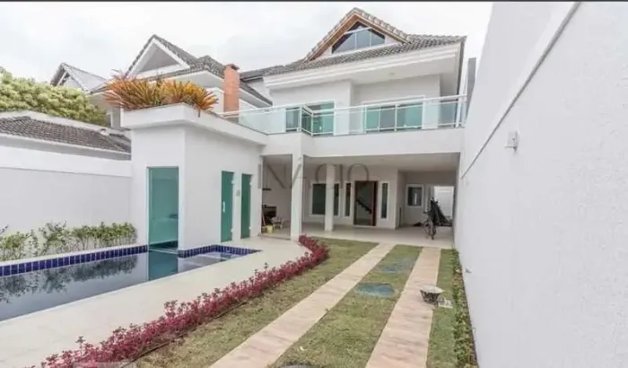 Casa triplex para alugar no Recreio dos Bandeirantes com 4 suítes e sotão
