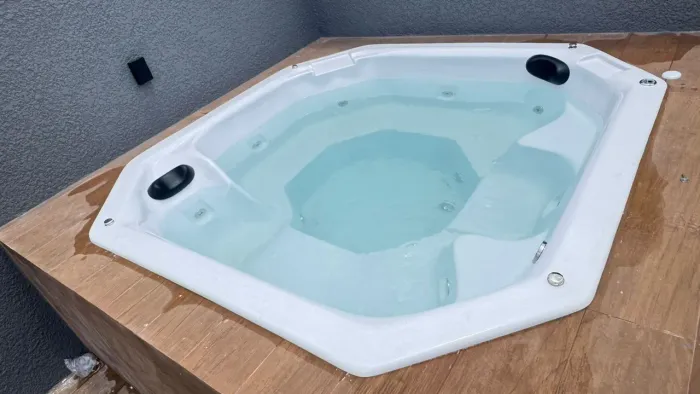 Banheira SPA completa, entregue e instalada para até 07 pessoas